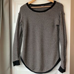 Splendid XS black and cream knit sweater